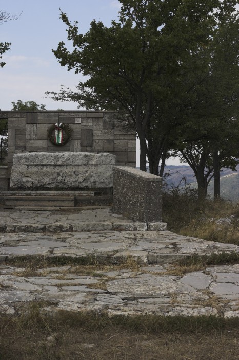 Mausoleo Curzio Malaparte situato sulla vetta del Monte Spazzavento