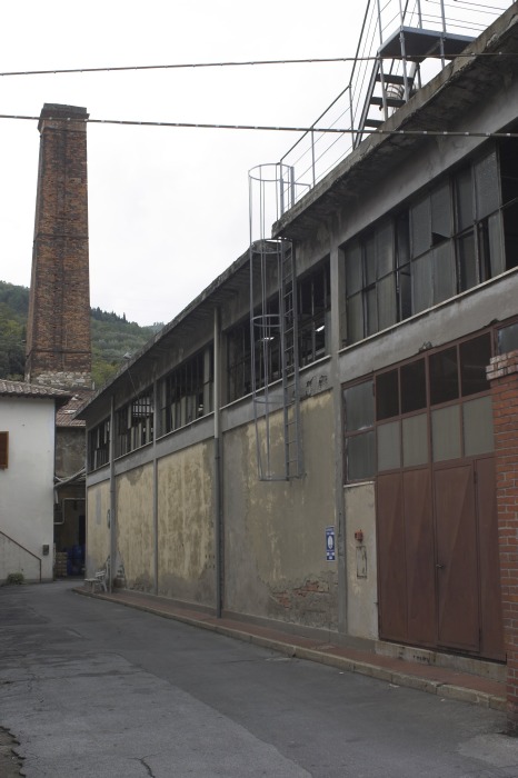 Ripresa di uno stanzone pratese da notare il degrado.