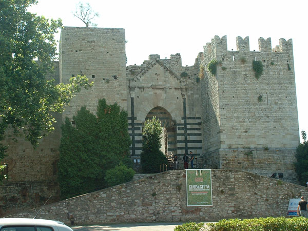 facciata del Castello dell'Imperatore