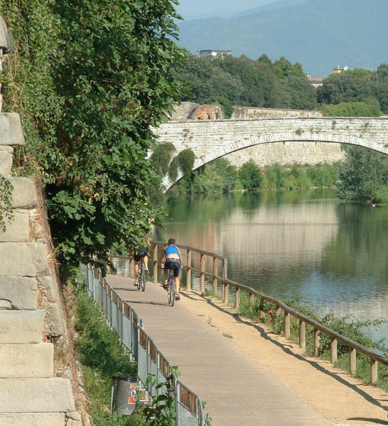 pista ciclabile sul Bisenzio