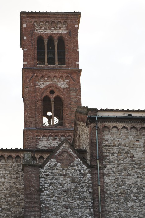 Particolare del campanile della chieda di San Domenico a Prato.