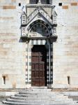 Duomo di Prato (porta laterale)