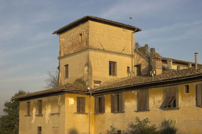 Cascine di Tavola, particolare dell'edificio principale.