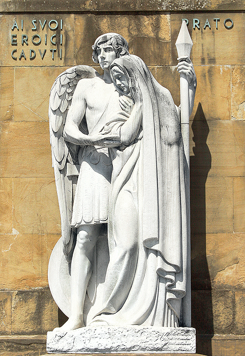 Piazza delle carceri (Particolare monumento ai caduti)