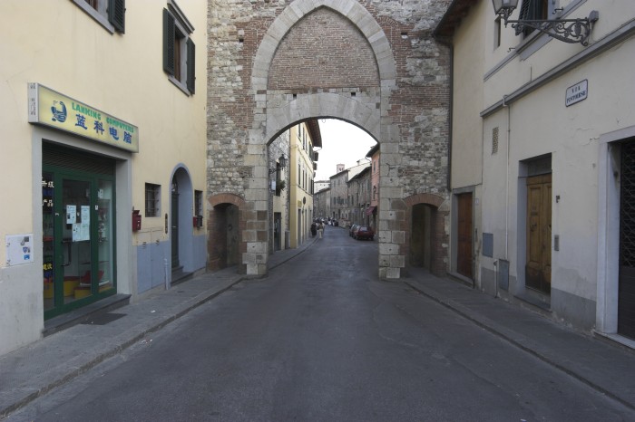 Porta Pistoiese da via Cavour