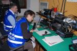 Operatori dell' ARI di Prato impegnati in sala radio per i collegamenti fra la stessa e l'Area Ammassamento Soccorritori