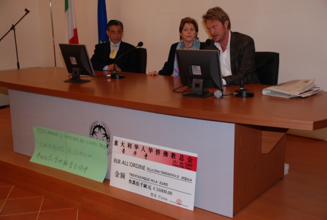 Il Console della RPC a Firenze, dott. Gu-Honglin, il Prefetto di Prato S.E. Eleonora Maffei e l'assessore del comune di prato dott. Enrico Giardi