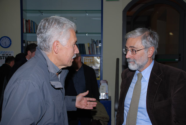 Una immagine dell'ing. Alessandro Guarducci a dialogo con Marcello Passi dell' ANAI sezione di Prato