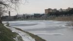 Distesa di ghiaccio sul fiume Bisenzio all'altezza di viale Galilei