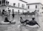 L'alluvione ha sommerso completamente le strade allaltezza della Piazza dei Caduti a Tavola