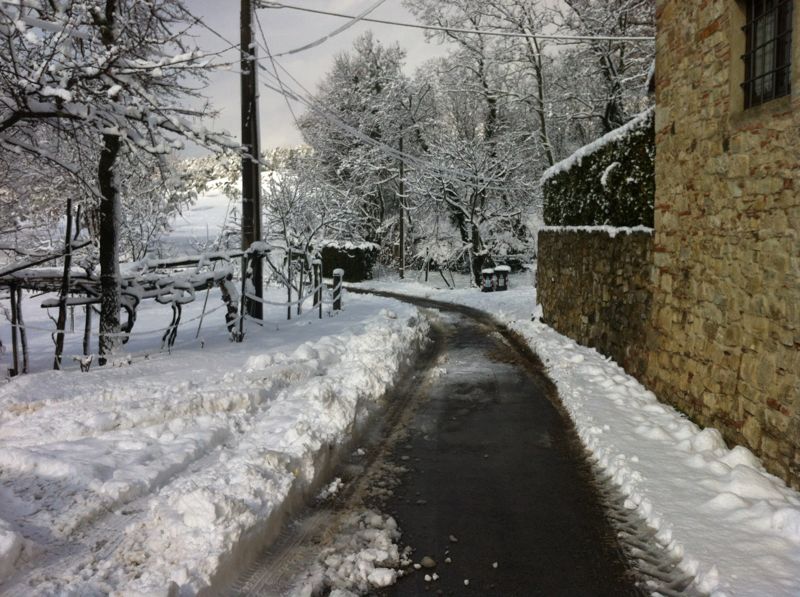 Strada pulita dalla neve