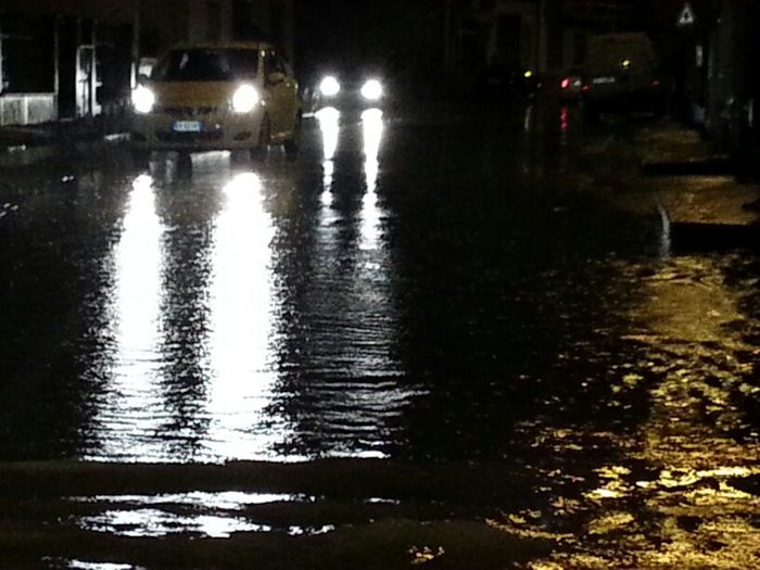 Strada allagata a Tavola
