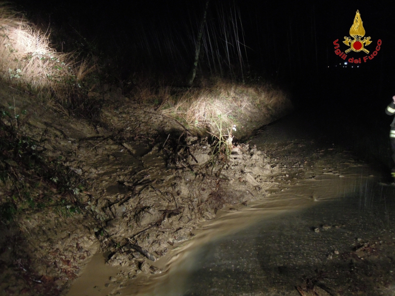 Fango sulla strada in Vallata