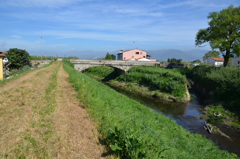 14 - Ombrone - Prato - Particolare punto di confluenza col torrente Calicino