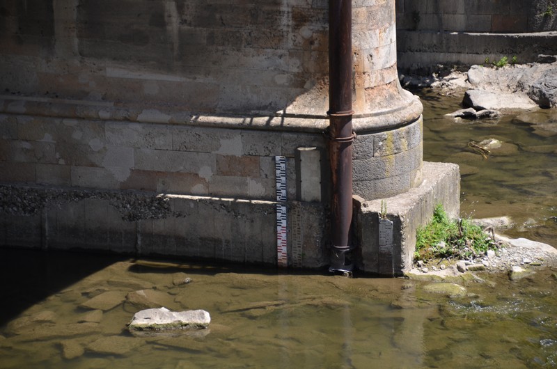 21 - Bisenzio - Ponte alla Vittoria in evidenza la piccola asta idrometrica