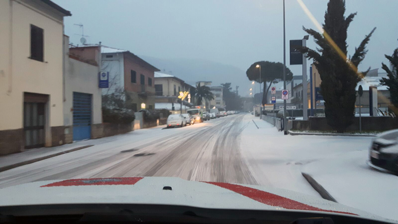 Via Bologna innevata