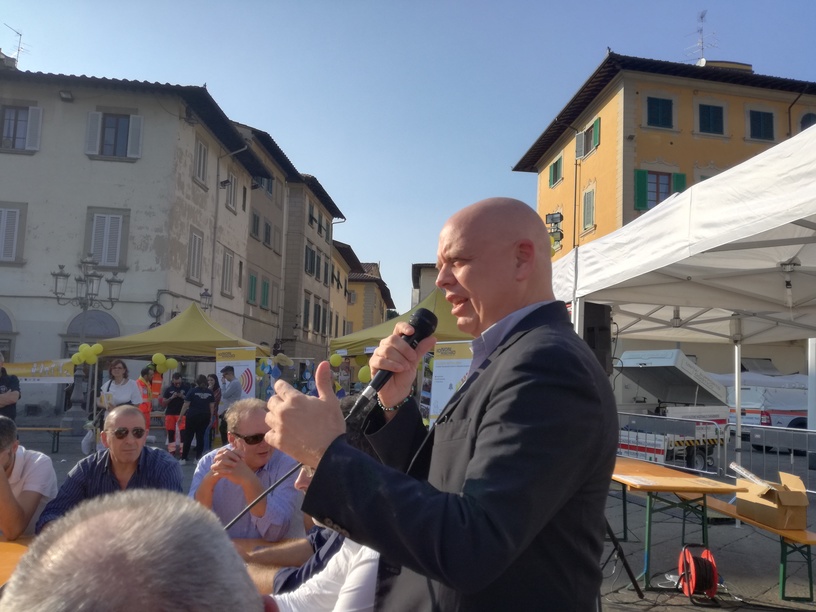 Primo piano del testimonial dell'iniziativa il giornalista-scrittore Gigi Paoli